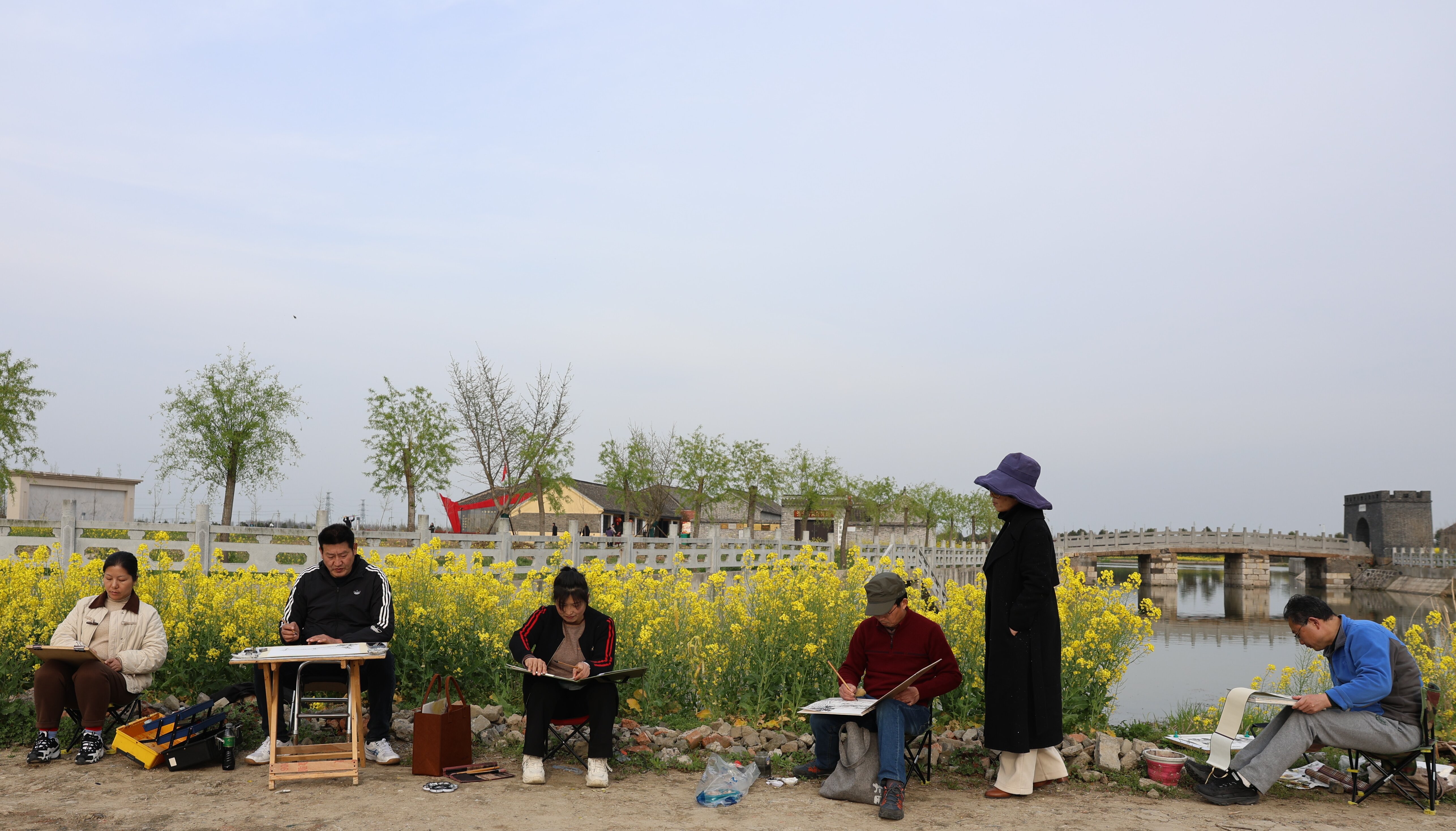 岔河镇工会组织开展“描绘美丽乡村”写生活动