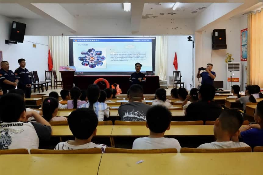 “安全不放假”—— 兴化市荻垛镇暑托班开展暑期安全宣讲活动